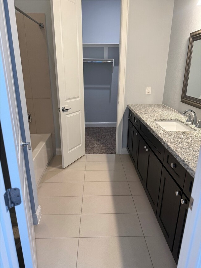 Photo - 2522 Hutchins St