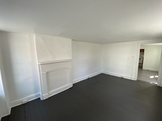 Photo - 572 S Main St