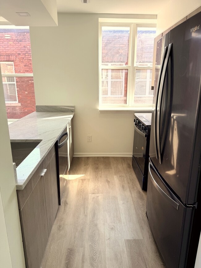1 B/1B Kitchen