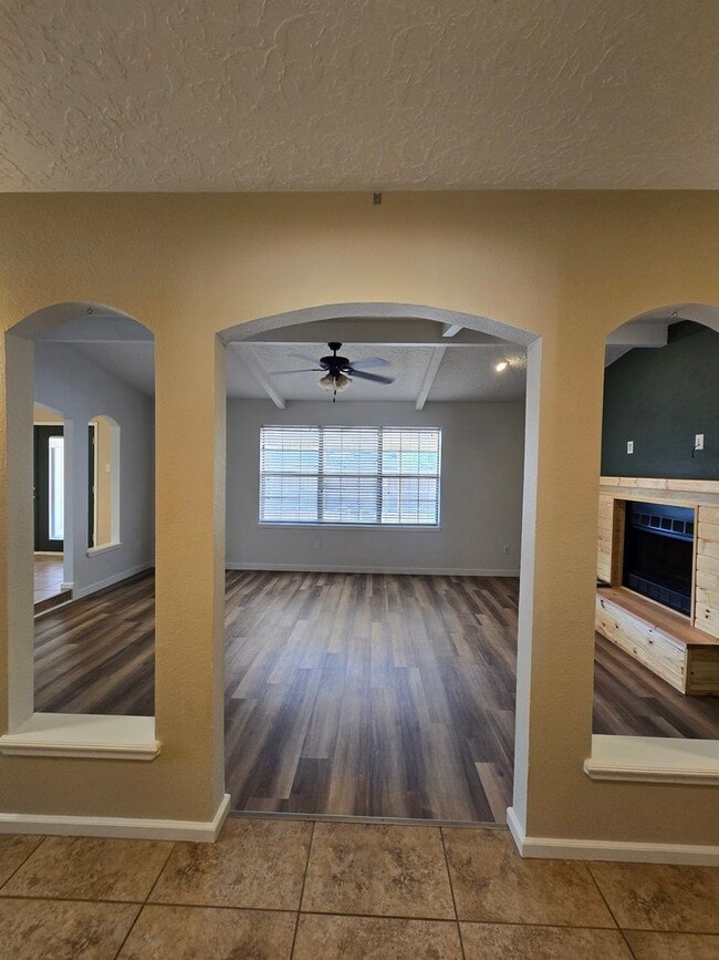 Photo - 309 Chanticleer Pl