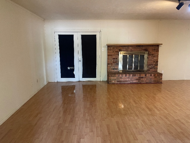 Photo - 2111 Scripture St