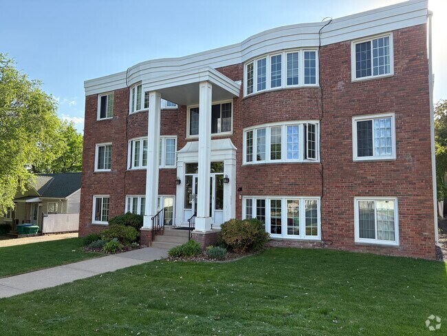 Building Photo - Lynn Apartments Unit 21