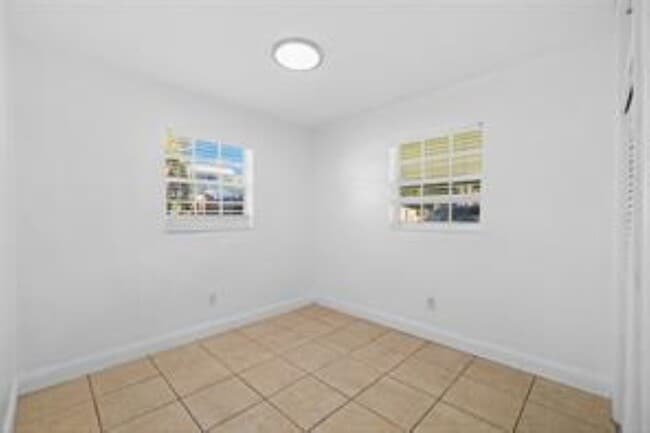 Photo - 1017 NE 23rd Dr Unit 1