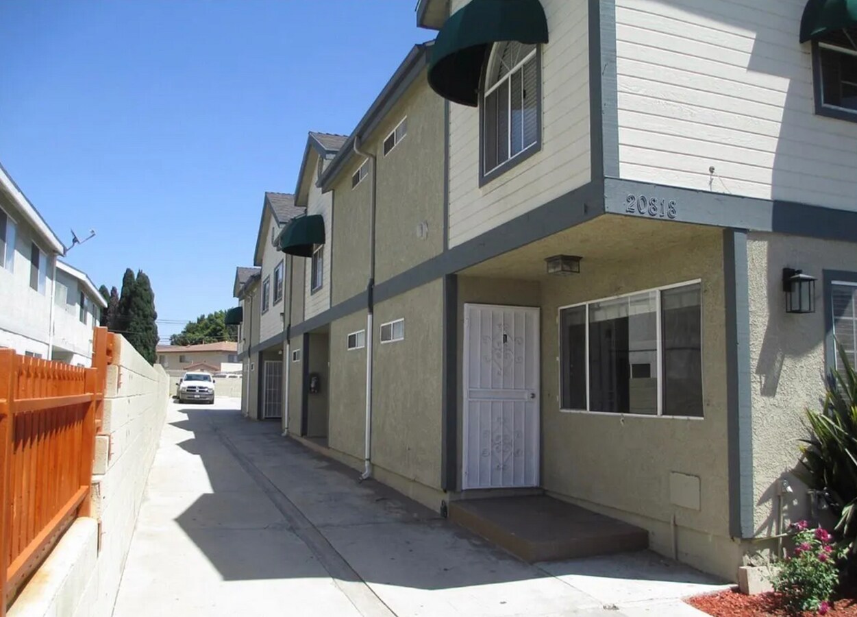 Photo - 20818 Harvard Blvd