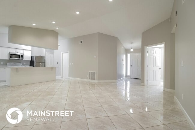 Photo - 1851 Calmar St NW