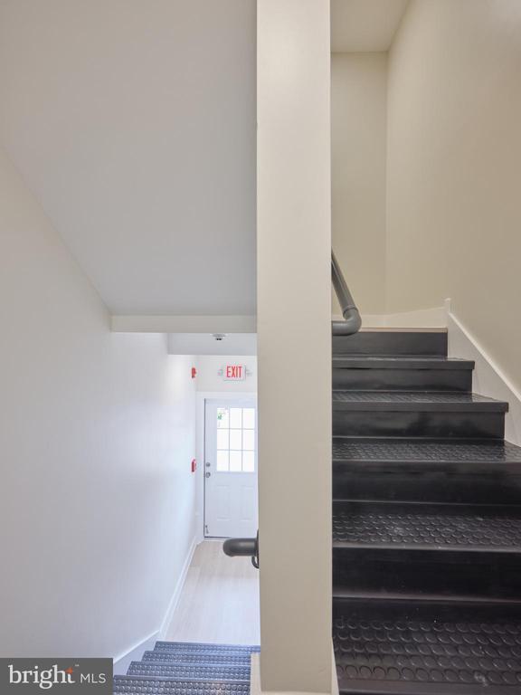 Photo - 32 S State St