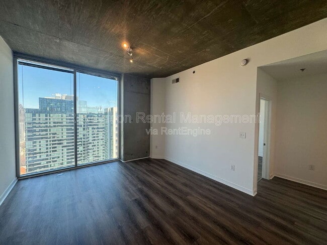 Building Photo - 855 Peachtree St NE Unit 2806