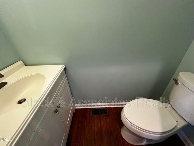 Photo - 214 Castle Hayne Dr