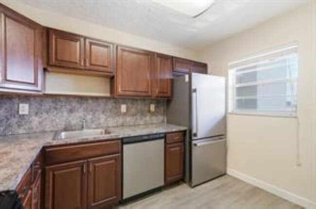 Photo - 1400 NE 57th St Unidad 304