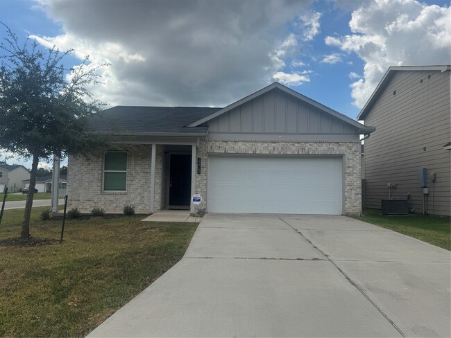 Building Photo - 15740 Del Norte Dr