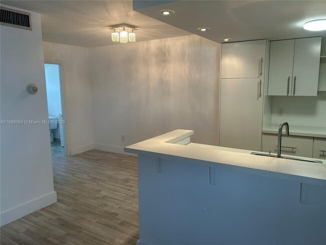 Photo - 1230 NE 139th St Unidad 407