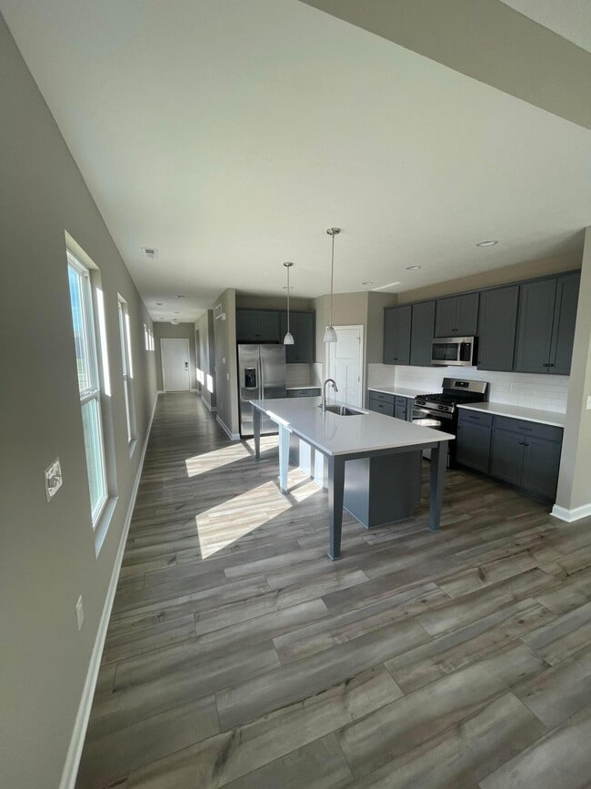 Photo - 3542 Shoal Way
