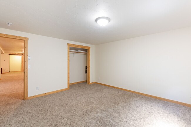 Photo - 404 Snake River Dr