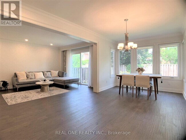 Photo - 433 Mullen Dr