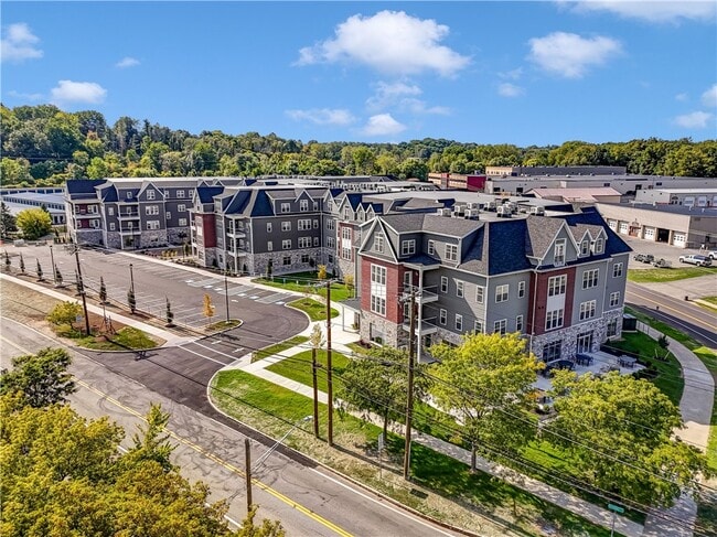 Photo - 160 School St