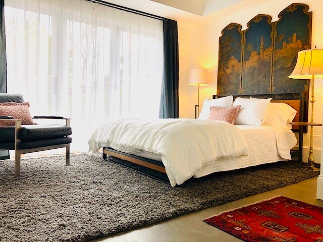 City Fat/2br,2ba/$2550/$100 utilities and WIFI - 712 E Washington St