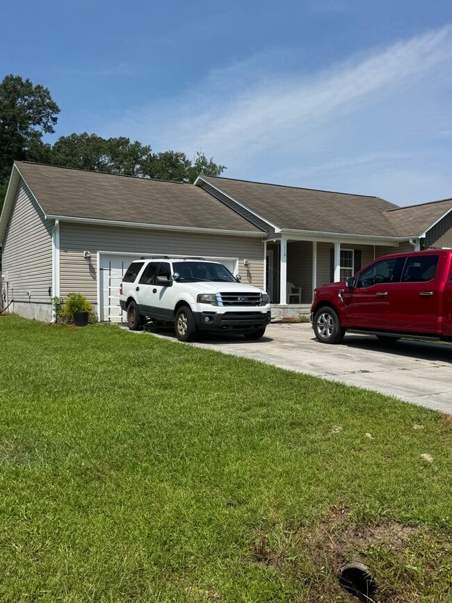 110 Hidden Hollow Dr