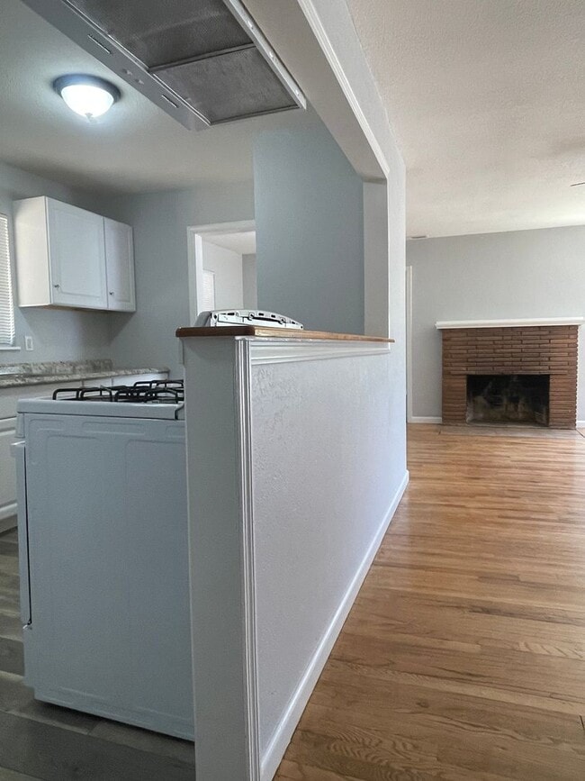 Photo - SPACIOUS 4 BED 2 BATH HOUSE WITH LARGE FENCED BACKYARD IN SHASTA LAKE