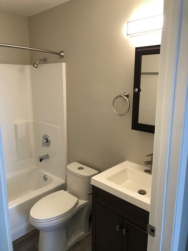 Photo - 606 8th St Unit # 2