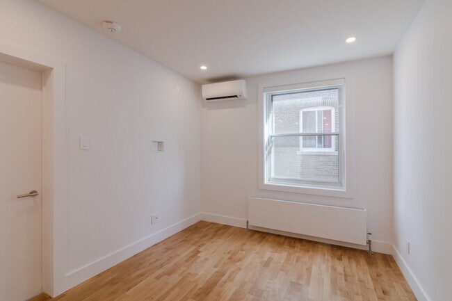 Photo - 3495 Av. Van Horne Unit 305