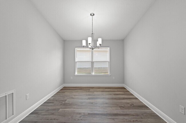 Photo - 571 Riverwalk Cir