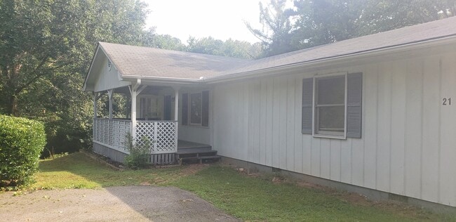 Photo - 468 Center Rd