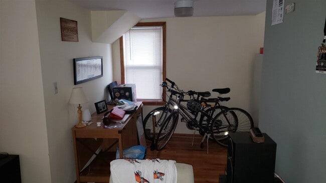 Photo - 1236 W Oakdale Ave Unit 1R