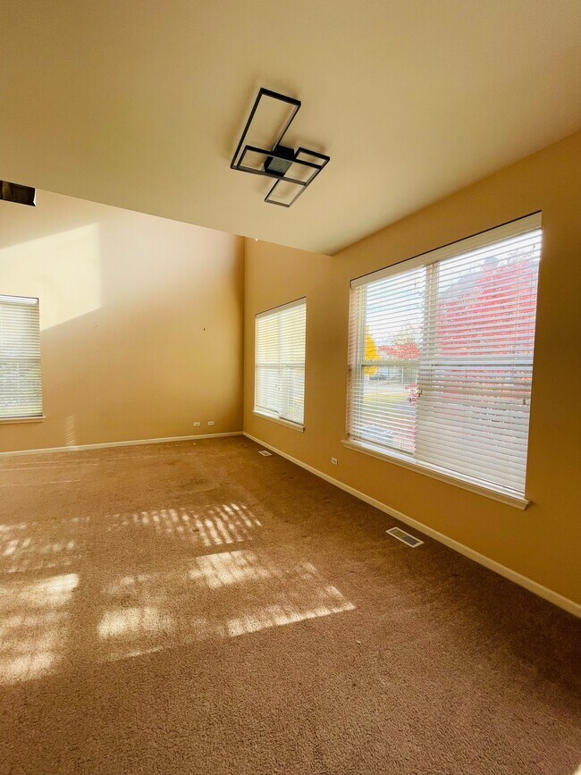 Photo - 2401 Sunshine Ln