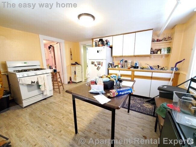 Building Photo - 305 Rindge Ave Rental