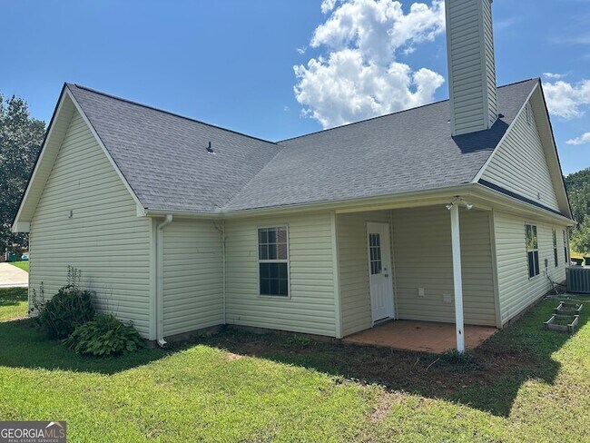 Photo - 561 Highland Pointe Dr