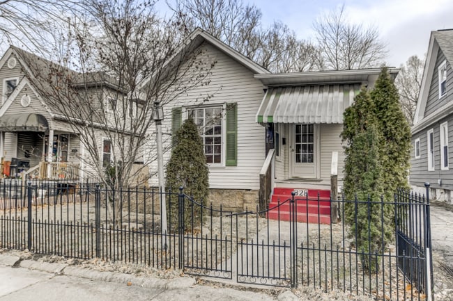 Building Photo - 828 S MacArthur Blvd Rental