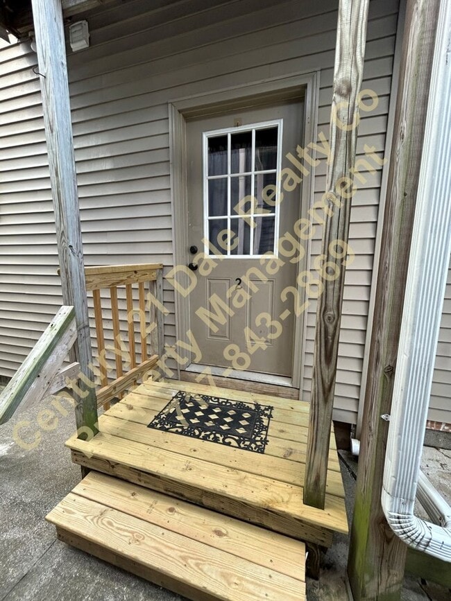 815 Locust St Unit 2 (Rear)