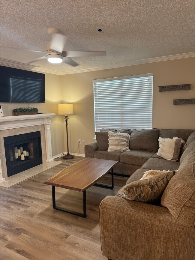 Photo - 1000 W Horatio St Unit 101