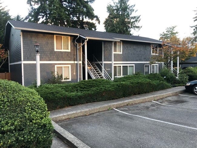 Building Photo - 7421 212th St SW Unit Edmonds Condo