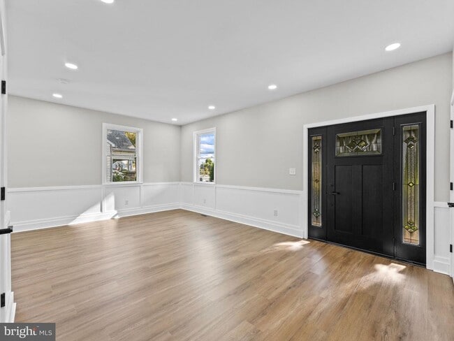 Photo - 116 2nd St