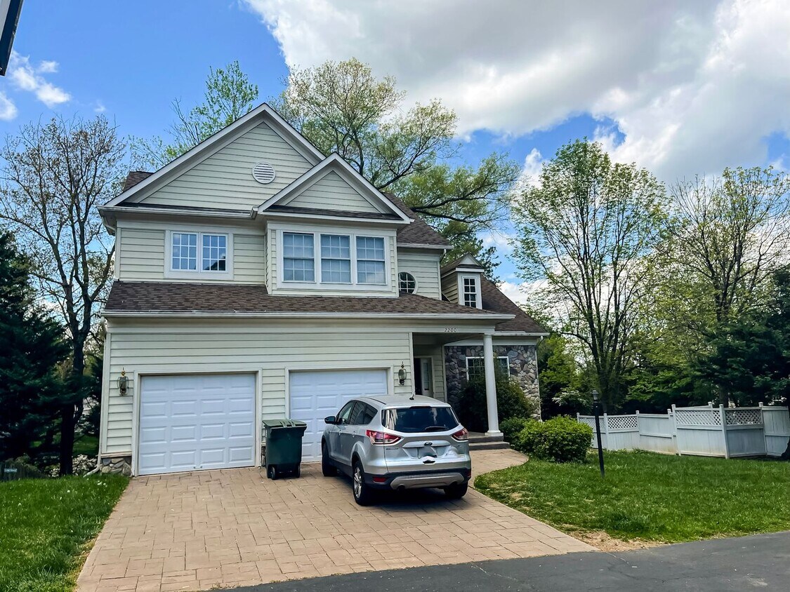 Stunning and Spacious 5 Bed 4 Bath Colonia... - Stunning and Spacious 5 Bed 4 Bath Colonia...