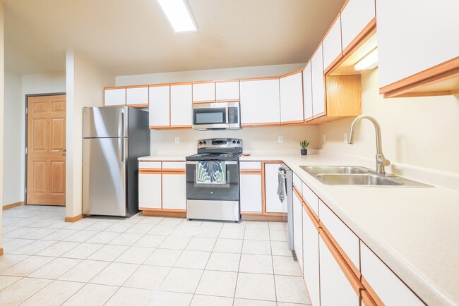 Photo - Osgood Townsite Apartments