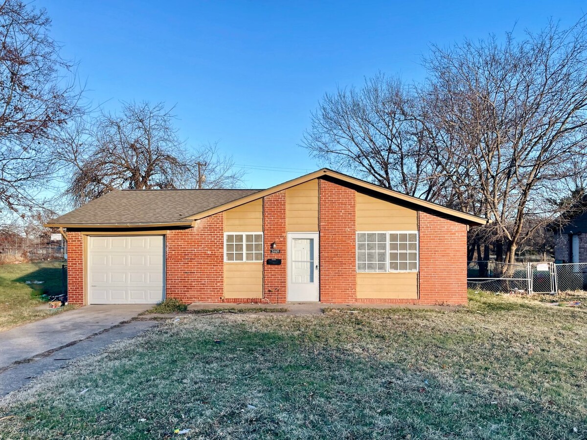 Charming 3-Bedroom Home in Tulsa - Charming 3-Bedroom Home in Tulsa