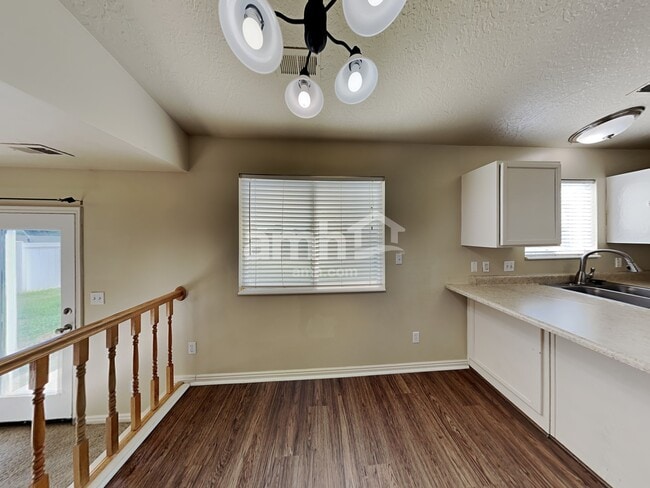 Photo - 272 S 590 W