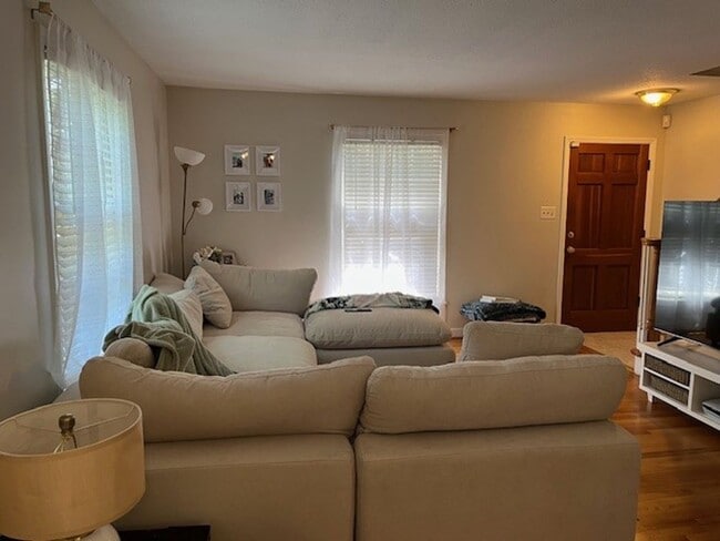 Photo - Clean, bright townhouse near UNC and hospitals