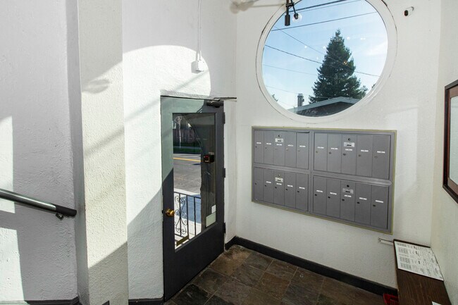 Photo - 640 Brooklyn