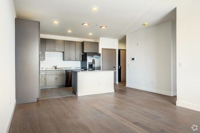 1BR, 1BA - 809SF