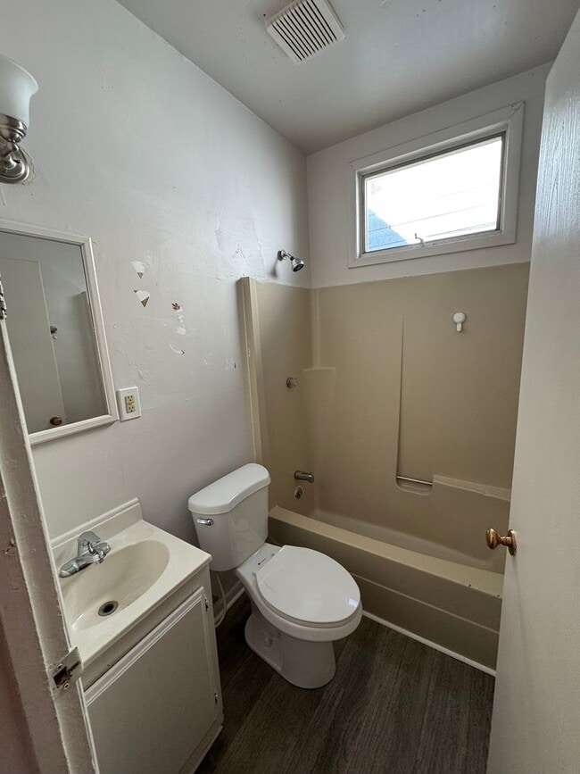 Photo - Cozy 3 Bed 1.5 Bath House