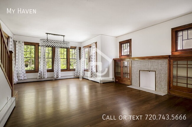 Photo - 771 Steele St