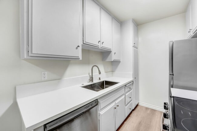 Photo - 824 Maple St in Ocean Park neighborhood in...