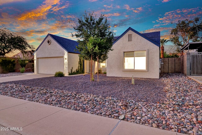 Photo - 1362 E Wickieup Ln