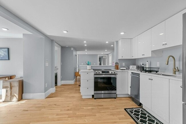 Photo - 382 Spring St Unit 1