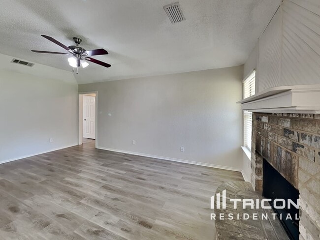 Photo - 615 Sherman Dr