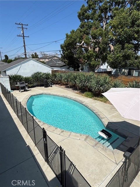 Photo - 2080 McNab Ave