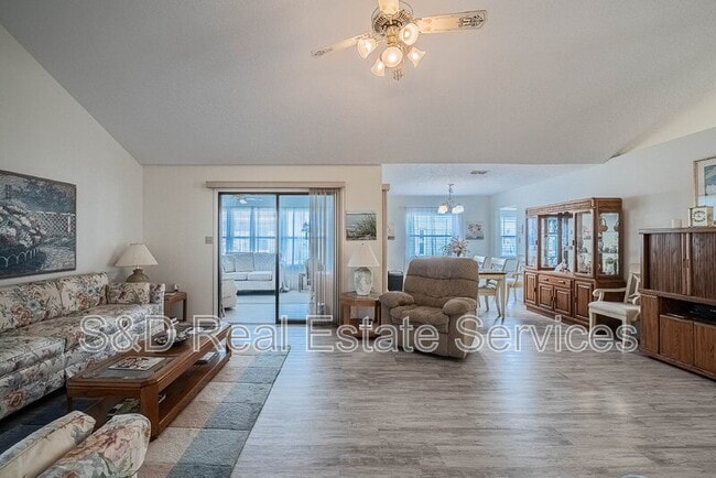 Photo - 6042 Seagull Ln